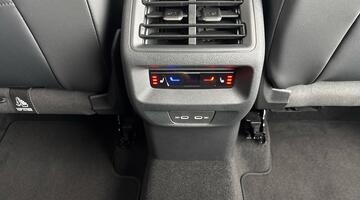 2026 Volkswagen ETSI MHEV Elegance DSG Euro 6 5-door (Black) - Image: 29