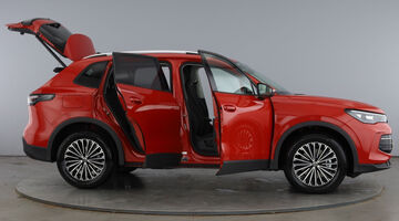 2026 Volkswagen 2.0 TDI Match DSG Euro 6 5-door (Red) - Image: 11