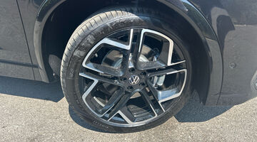 2026 Volkswagen 2.0 TDI R-Line DSG Euro 6 5-door (Black) - Image: 13