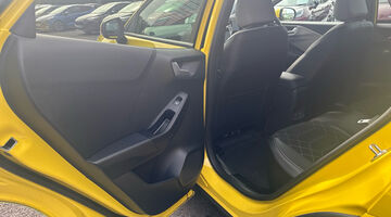 2026 Ford Standard Range 43kWh Premium Auto 5-door (Yellow) - Image: 11