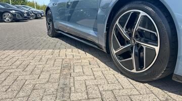 2026 Audi 105kWh Auto quattro 4-door (Grey) - Image: 22
