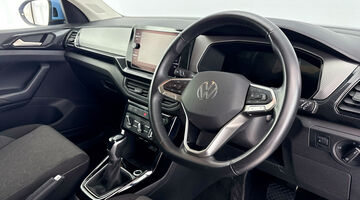 2025 Volkswagen 1.0 TSI Match DSG Euro 6 5-door (Blue) - Image: 6