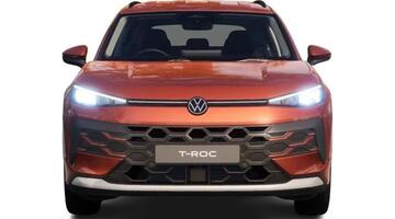 2026 Volkswagen ETSI MHEV Life DSG Euro 6 5-door (Red) - Image: 5