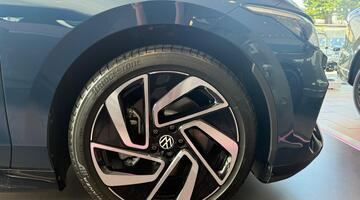 2026 Volkswagen Tourer Pro Match Plus 77kWh 286 PS 1-Speed Automatic 5-door (Blue) - Image: 11