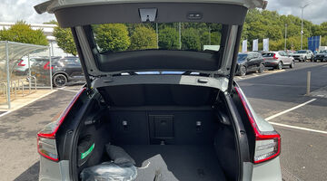 2026 Volvo Single Motor Extended Range 82kWh Plus Black Edition Auto 5-door (Grey) - Image: 15