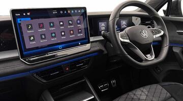 2025 Volkswagen TSI eHybrid 19.7kWh R-Line DSG Euro 6 5-door (Green) - Image: 2