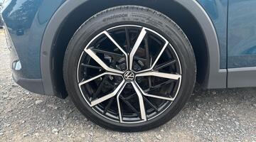2026 Volkswagen Elegance 1.5 eTSI 150 PS 7-Speed DSG 5-door (Blue) - Image: 21