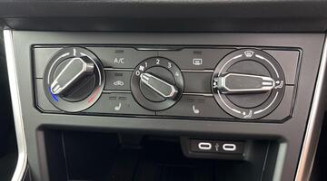2026 Volkswagen Match 1.0 TSI 115PS 7-speed DSG 5-door (Grey) - Image: 14