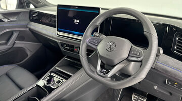 2026 Volkswagen TSI eHybrid 19.7kWh Black Edition DSG Euro 6 5-door (Green) - Image: 6