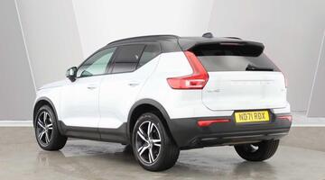 2022 Volvo T3 R-Design Auto Euro 6 5-door (Silver) - Image: 3