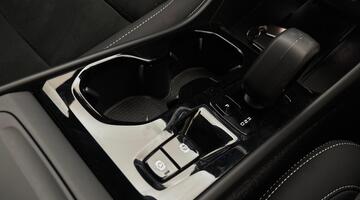 2025 Volvo 2.0 B3 MHEV Plus Dark DCT Auto Euro 6 5-door (White) - Image: 32
