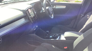 2026 Volvo 2.0 B3 MHEV Plus Dark DCT Auto Euro 6 5-door (Blue) - Image: 2