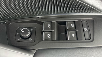 2026 Volkswagen ETSI MHEV R-Line DSG Euro 6 5-door (Grey) - Image: 21