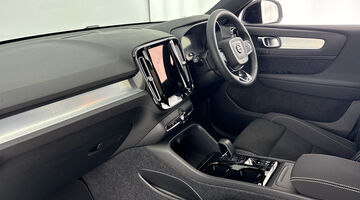 2026 Volvo 2.0 B3 MHEV Plus Dark DCT Auto Euro 6 5-door (White) - Image: 2