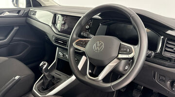 2024 Volkswagen 1.0 TSI Life Euro 6 5-door (Black) - Image: 6