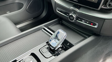 2026 Volvo 2.0 T8 18.8kWh Ultra Black Edition Auto Euro 6 5-door (Grey) - Image: 27