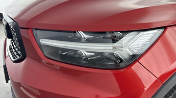 2020 Volvo 2.0 T5 R-Design Auto Euro 6 5-door (Red) - Image: 37