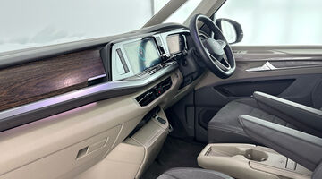 2025 Volkswagen 2.0 TSI Style Long MPV DSG Euro 6 5-door (Black) - Image: 2