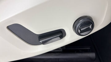 2021 Volvo 2.0h T6 Recharge 11.6kWh Inscription Expression Auto Euro 6 5-door (Grey) - Image: 19