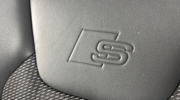 2026 Audi Sportback Black Edition 30 TFSI 116 PS S tronic (Blue) - Image: 32