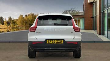 2023 Volvo 2.0 B3 MHEV Plus DCT Auto Euro 6 5-door (White) - Image: 4