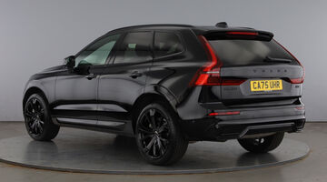 2025 Volvo 2.0 B5 MHEV Plus Black Edition Auto Euro 6 5-door (Black) - Image: 3