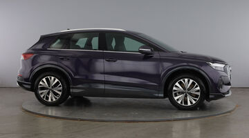 2025 Audi 40 Sport Auto 5-door 63kWh (Aurora violet) - Image: 4