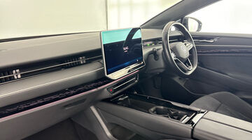 2024 Volkswagen Pro S 86kWh Match Tourer Auto 5-door (Blue) - Image: 2