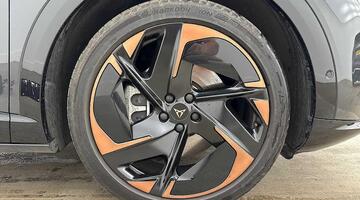 2025 CUPRA 77kWh VZ1 SUV Coupe Auto 4-doorive 5dr (Grey) - Image: 5