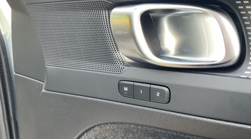 2026 Volvo Single Motor Extended Range 82kWh Plus Black Edition Auto 5-door (Grey) - Image: 35