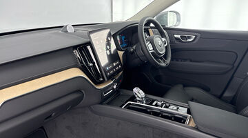 2026 Volvo 2.0 B5 MHEV Ultra Bright Auto Euro 6 5-door (Silver) - Image: 2