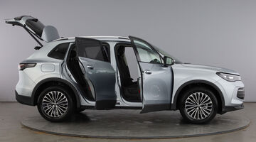 2026 Volkswagen ETSI MHEV Match DSG Euro 6 5-door (Silver) - Image: 11