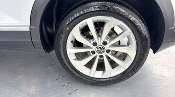 2023 Volkswagen TSI Style DSG Euro 6 5-door (White) - Image: 33