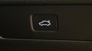2025 Volvo 2.0 B3 MHEV Plus Dark DCT Auto Euro 6 5-door (White) - Image: 30