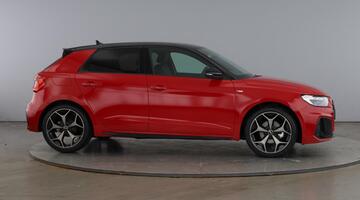 2026 Audi Sportback Black Edition 30 TFSI 116 PS S tronic (Red) - Image: 4