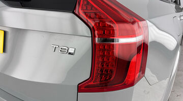 2024 Volvo 2.0h T8 18.8kWh Plus Edition Auto 4WD Euro 6 5-door (Grey) - Image: 35