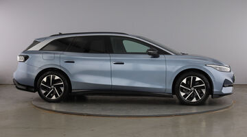 2024 Volkswagen Pro S 86kWh Match Tourer Auto 5-door (Blue) - Image: 4