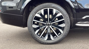 2026 Volvo 2.0 T8 18.8kWh Ultra Dark Auto 4WD Euro 6 5-door (Black) - Image: 5