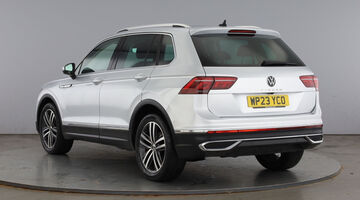 2023 Volkswagen TSI Elegance DSG Euro 6 5-door (Silver) - Image: 3