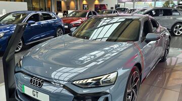 2026 Audi 105kWh Auto quattro 4-door (Grey) - Image: 38