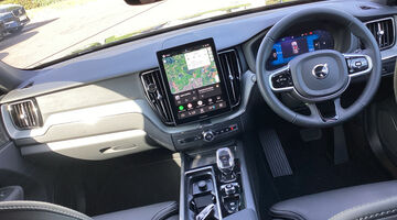 2026 Volvo 2.0 B5 MHEV Plus Black Edition Auto Euro 6 5-door (Black) - Image: 9