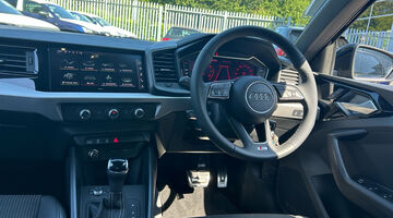 2026 Audi 1.0 TFSI 30 S line Sportback S Tronic Euro 6 5-door (Black) - Image: 9