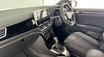 2025 Volkswagen TSI R-Line DSG Euro 6 5-door (Black) - Image: 2