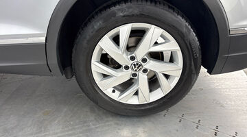 2023 Volkswagen TSI Life DSG Euro 6 5-door (Silver) - Image: 35