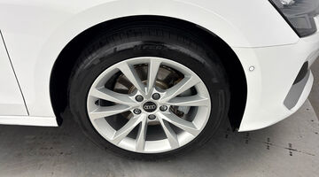 2025 Audi TFSIe 40 Sport Sportback S Tronic Euro 6 5-door 17.9kWh (White) - Image: 5
