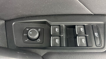 2023 Volkswagen 2.0 TDI R-Line DSG 4Motion Euro 6 5-door (Black) - Image: 20