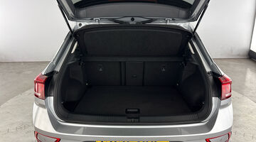 2025 Volkswagen TSI Style Euro 6 5-door (Silver) - Image: 31
