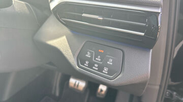 2026 Volkswagen Pro 77kWh Black Edition Auto 5-door (Black) - Image: 29