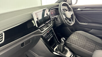 2025 Volkswagen TSI R-Line Euro 6 5-door (Silver) - Image: 2