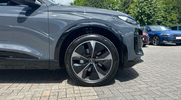 2026 Audi 100kWh Performance Black Edition Auto 5-door (Grey) - Image: 5
